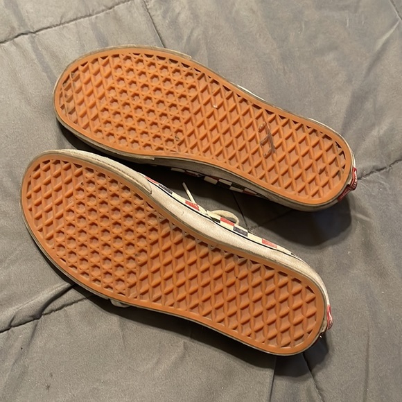 Checkered Vans - Picture 2 of 3